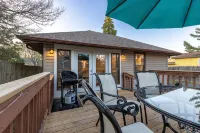 1 m. to Beaches & Town, Grill, Deck, Outdoor Seating - 4-Star