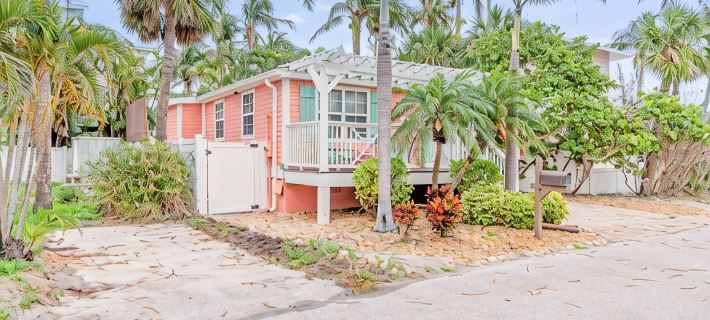 Best Little Beach House on Anna Maria Island!  With a pool & steps to the beach! Hotels in Holmes Beach