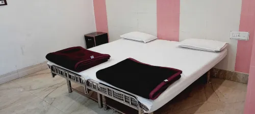 Baba Sitaram Ashram - Hot Tub