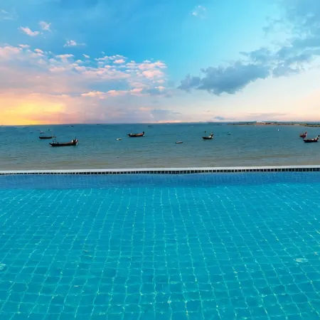 Royal Phala Cliff Beach Resort