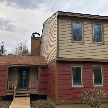 Mount Snow Timber Creek Townhouse with Pool and Ski Shuttle
