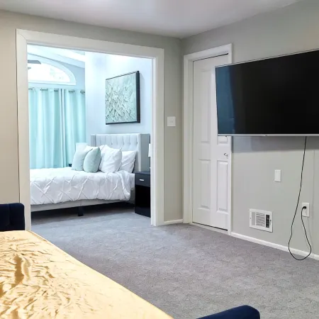 Dee's Lounge, Your Relaxation Oasis
