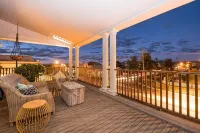 Perry Street Hotel