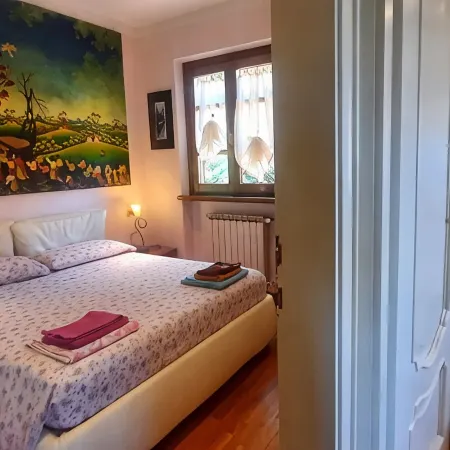 Villa Bellevue Corsanico, private pool and parking, easily accessible, sea view