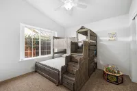 NW Gem! Modern 4BR Home:Cozy Elegance, Near Parks, Dining & Easy Freeway Access