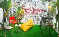 Tropical Boutique Batu Villa, Near Museum Angkut - bar