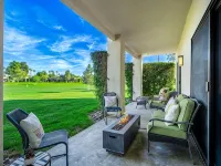 🌈 FIESTA SIESTA! Gated🏡 End unit🍹 Mountain🌄 Golf🏌️‍♂️BBQ🍔 Fire Pit🔥Pool👙 Hotels in Cathedral City
