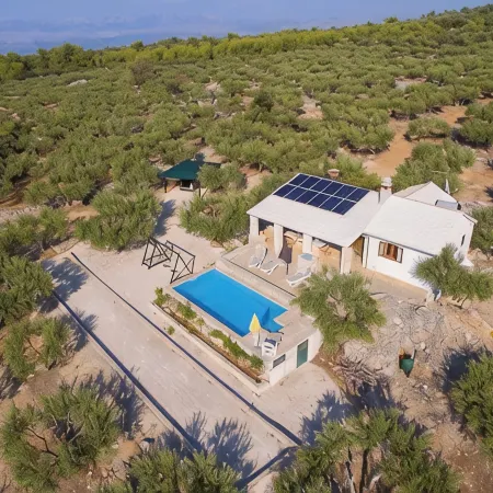 Holiday Home Stomorica Ξενοδοχεία στην πόλη Sutivan