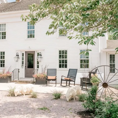 Shelter Harbor Inn