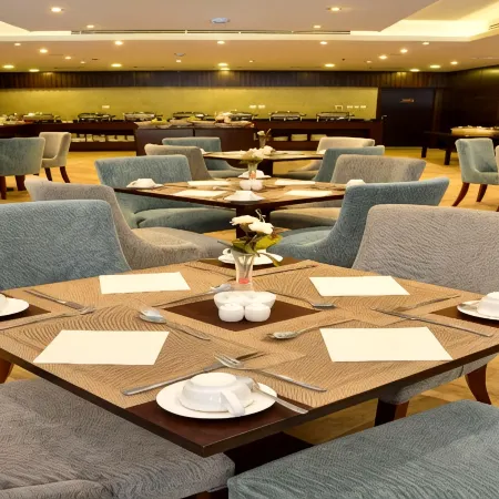 Naviti Warwick Dammam