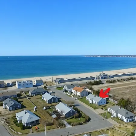 Oceanside Cottage condo next to beach 2bedroom 1bath for 4-6 people