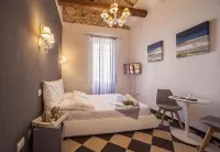 Manì Rooms