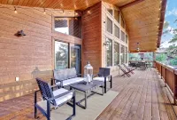 Designer Mountain Chalet • 1 Acre • Dual Primary Suites • Game Room • Sleeps 12