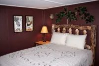 Charming Cabin, Next to National Park 3 Bedroom Cabin - #20-Ncd0297