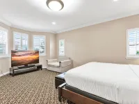 Convenient Located Warming Large 4 Bedroom 3 Bath Home Near DTLA over 2,100 SF Hotels in El Monte