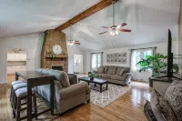 Steps from NOTRE DAME! Huge House! Arcade Game room, volleyball court & more! - 4 stjerner