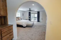 Luxury Cabin for all ages in charming Show Low!