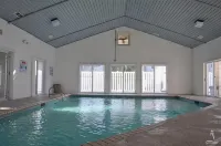 Extra large first floor condo with indoor & outdoor pools, close to the beach. - Pools
