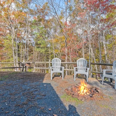 Beautiful Mountain Views with Covered Porch & Outdoor Fire Ring!