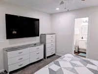 Renovated 3 bd 2.5 bath centrally located next to MTSU/Night life/Restaurants/DT