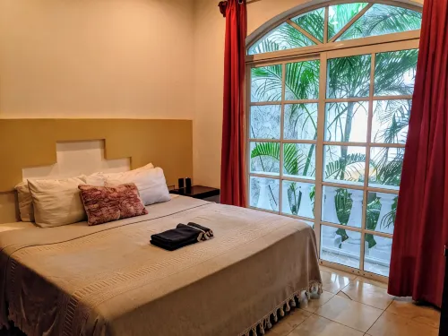 Sleeps 16 1min walk to Beach and 5th Av Pool at VOPDC villas of playa del carmen