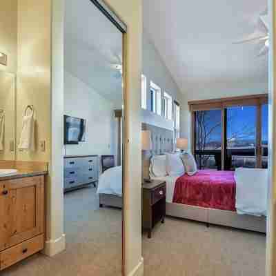 skiNewpark33: Walkable w/View, Deck, Hot Tub, Garage Rooms