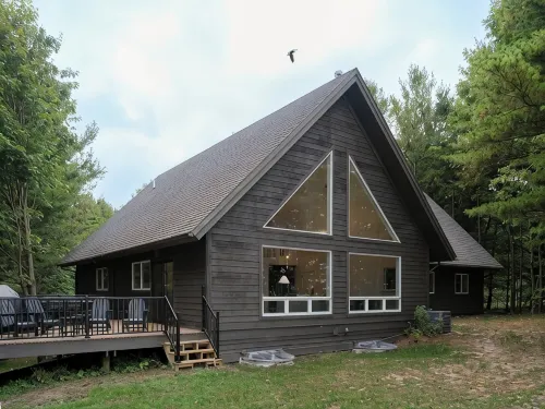 Luxury Waterfront Home in Suttons Bay - Wi-Fi