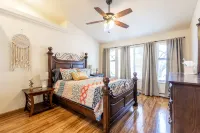 Midtown Haven - Minutes to Hike, Bike, Wine & Shop