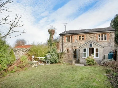 Escape to The Coach House, our picturesque and cosy cottage - 3-Star