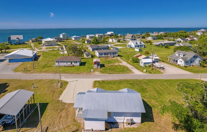 Charming Vacation Rental on Harker's Island