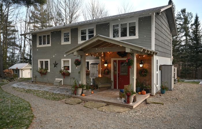 Large Cozy House- Family Friendly w/ Indoor Hot Tub, 5mi to Jay Peak