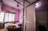 Brown Bread Bakery Guest House - Pensions