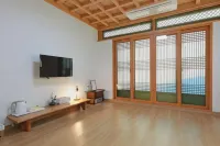 Cheonggong Hanok Stay - С парковкой