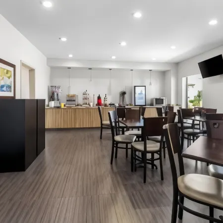 Econo Lodge Отели в г. Брайан
