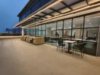Hashtag Inn Opposite Sarusajai Stadium - 3 Sao