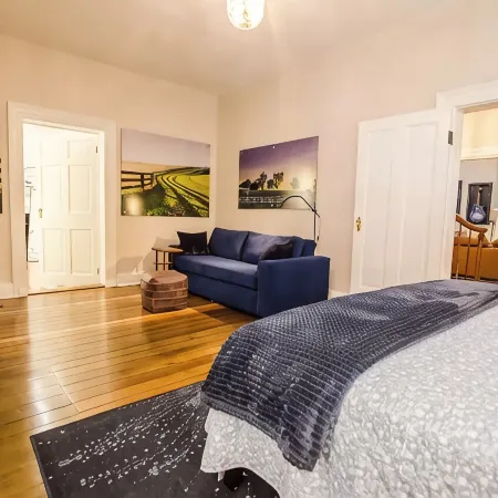 Downtown Luxury Historic Home, Rock‘n Roll/Bourbon Vibe, Indoor Sauna, 3 Kings