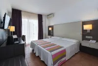 MedPlaya Hotel Alba Beach - Parkplatz