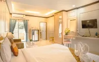 AU Place Hotel