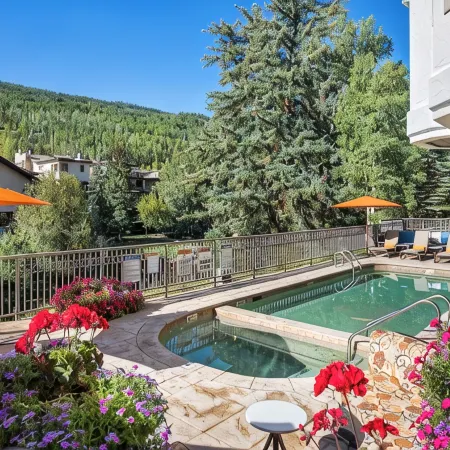Best PENTHOUSE in Vail Village - FREE Breakfast & Parking