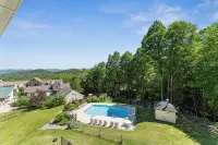 NEW Construction! Ski-In/Ski-Out Condo, fire place, Bunk room