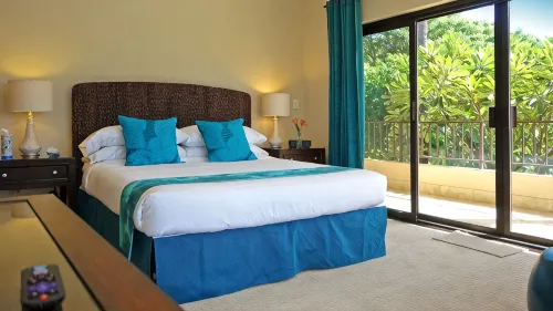 Whales, Beaches and Sunsets! Come Enjoy Maui's Most Exclusive Resorts. - Hot Tub