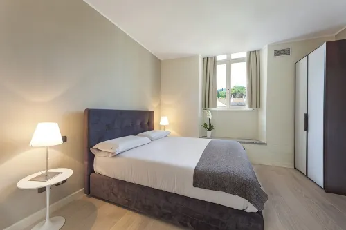 LISZT TOWER by KlabHouse-3BR Lakefront w/Terrace & AC - บูติค