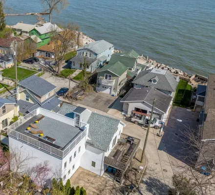 Unique 6 Bedroom Lakeview Home with Roof Terrace - Wi-Fi
