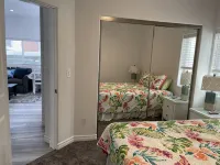 New ocean front duplex, walk to dining, shops & entertainment. - 2 estrellas