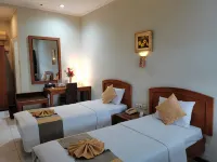 Hotel Catur Putra - Parking