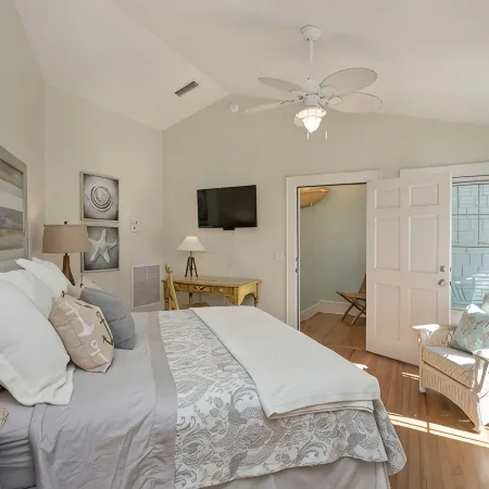 Relaxed Cancellation Policy! Oceanfront home with pool,hot tub, fire pit, bikes.