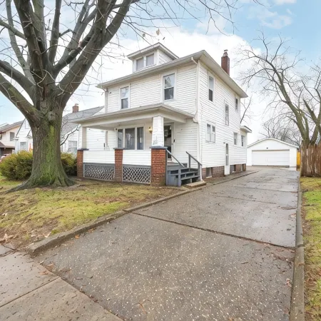 Cozy, Convenient Getaway 3Bd2Ba dog-friendly home in wonderful Akron, OH Отели в г. Акрон