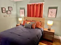 Charming 3-bedroom bungalow in delightful Fort Smith with WiFi, AC - Homestays