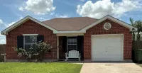 Charming & Spacious 4-bedroom homr with AC, WiFi, Lots of Parking in Brownsville - 4-Star