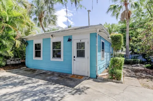 Spacious studio in Downtown Dunedin! Super Cute and Comfortable! - 4 tähden